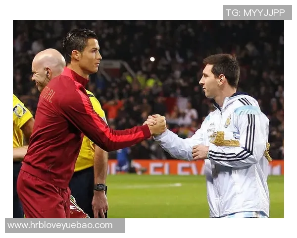 足球明星的绝技揭秘：从梅西的盘带到C罗的头球技巧全解析